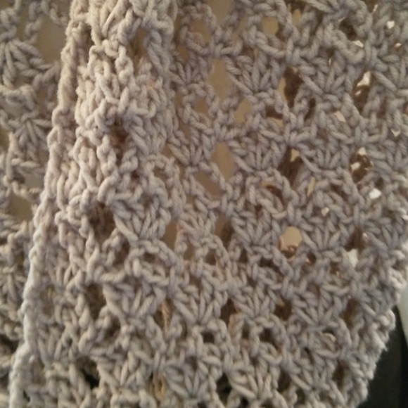 Handmade gray infinity scarf - Picture 2 of 5